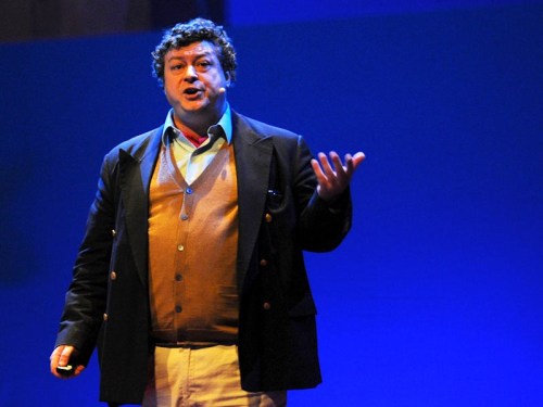 “Perspective is everything
Rory Sutherland, ted.com
The cir­cum­stances of our lives may mat­ter less than how we see them, says Rory Suther­land. At TEDxA­thens, he makes a com­pelling case for how refram­ing is the key to hap­pi­ness. (Filmed at...