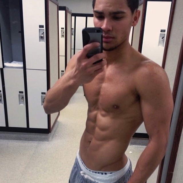 teen-gymfit:  Pic from @clay_maciel KIK US #fit #fitness #hot #hottie #hotboy #hotboys