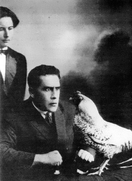 semioticapocalypse:  Russian poet, body-builder &amp; futurist Vladimir Holzsmith hypnotizing a 