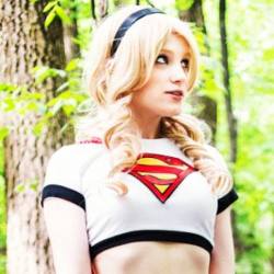 copperloks:  Ain’t no party like a Supergirl