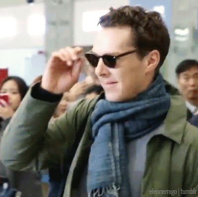 frostbitten-written:just-the-hiddles:elennemigo:Benedict taking off his glasses is something that de