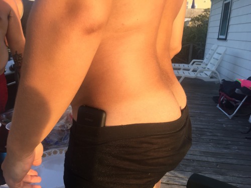 bigredatl:  thecornfedmusclepup:  Me  Nice ass