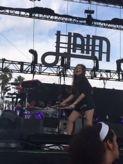 coachella-bound:  Alana Haim at Coachella