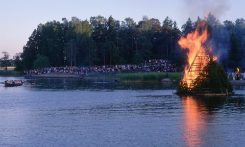 kateoplis:Summer Solstice, the First Day of Summer, is tonight at 10:04 PST.Coincidentally, it’ll be