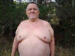 luvfatpapas:  LUVFATPAPAS: I know him from someplace!