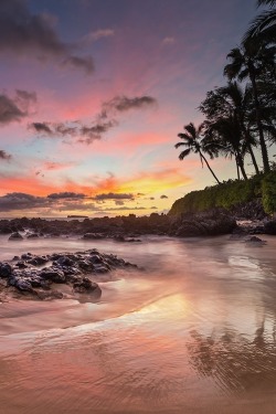 0ce4n-g0d:  Moody sunset at Secret Cove Maui by Pierre