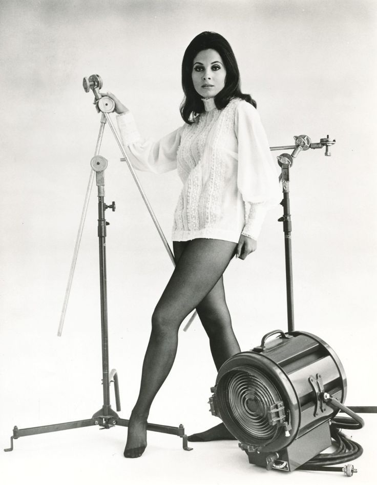 Barbara Parkins - one of my favorite Canadian exports (snapped sometime in the 1960s).