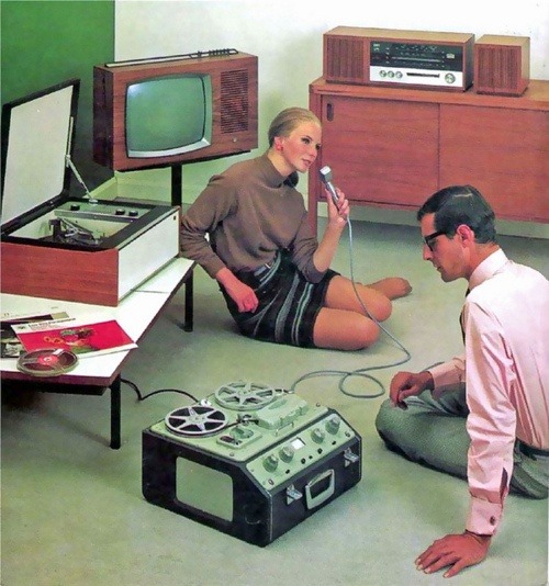chickswithrecords:  housequake. 