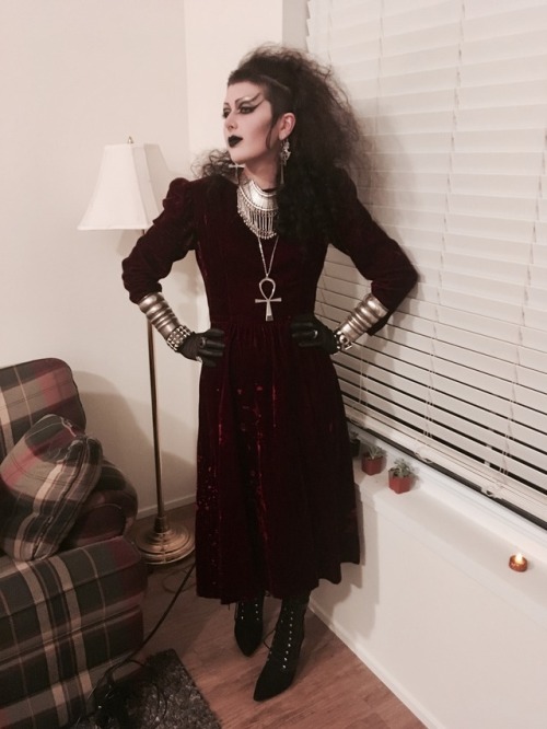 aristocraticraven:Off to Cathedral at Ace of Cups (Columbus, Ohio)