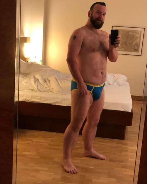 Look, I haven’t been touristing in Berlin yet, so here’s another photo of me in my undie