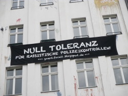 youweremuchmuchier:  Null Toleranz für rassistische Polizeikontrollen!Berlin