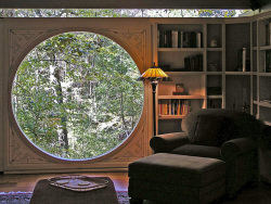 chillypepperhothothot:  temple - round window by nexusgoddess on Flickr. 