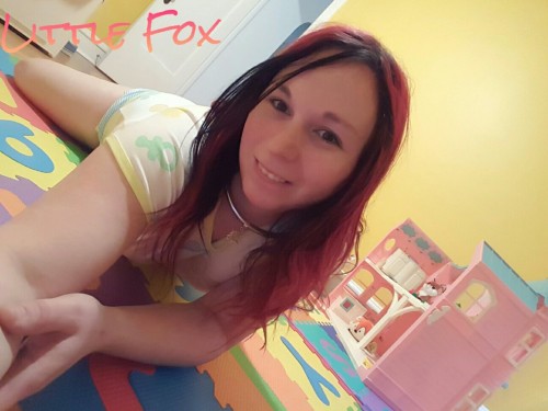 Porn littlefox83:  Decided to put on 5 diapers photos
