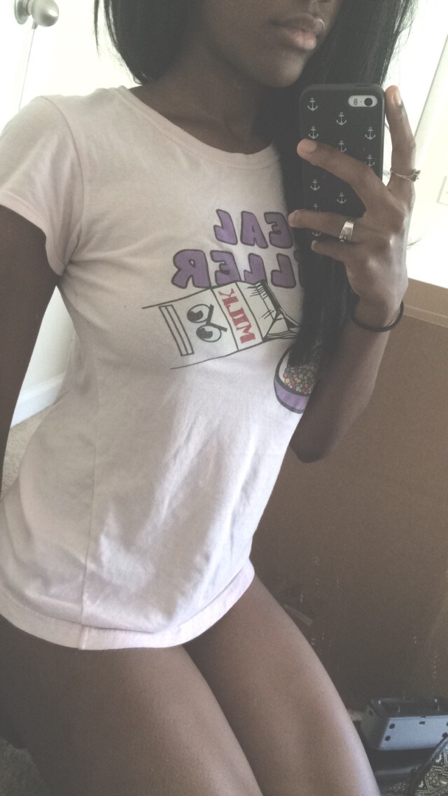 the-perks-of-eating-pussy:  ardentstrength:  I got bored packing.  ❤️