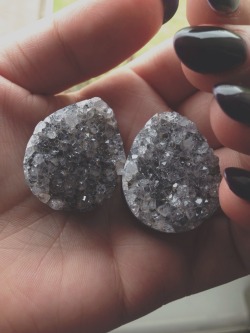 trix-y0gurt:  Added some grey quartz druzy teardrop plugs to my collection. They are absolutely beautiful and so sparkly! This picture doesn’t do them any justice. These were made by AEOrganics on etsy if any of you were wondering (: