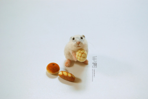  ▋ Djungarian Hamster ( custom-made )  Sculpture approximately  6 x 8.5 x 4.5 cm 