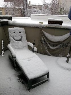 9gag:  Just chillin’. 