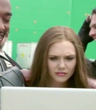 THE SAME SMILEEEEE THE SAME EXPRESSIONS I CAN NOT- THEY ARE SOOOO CUTEEEEE