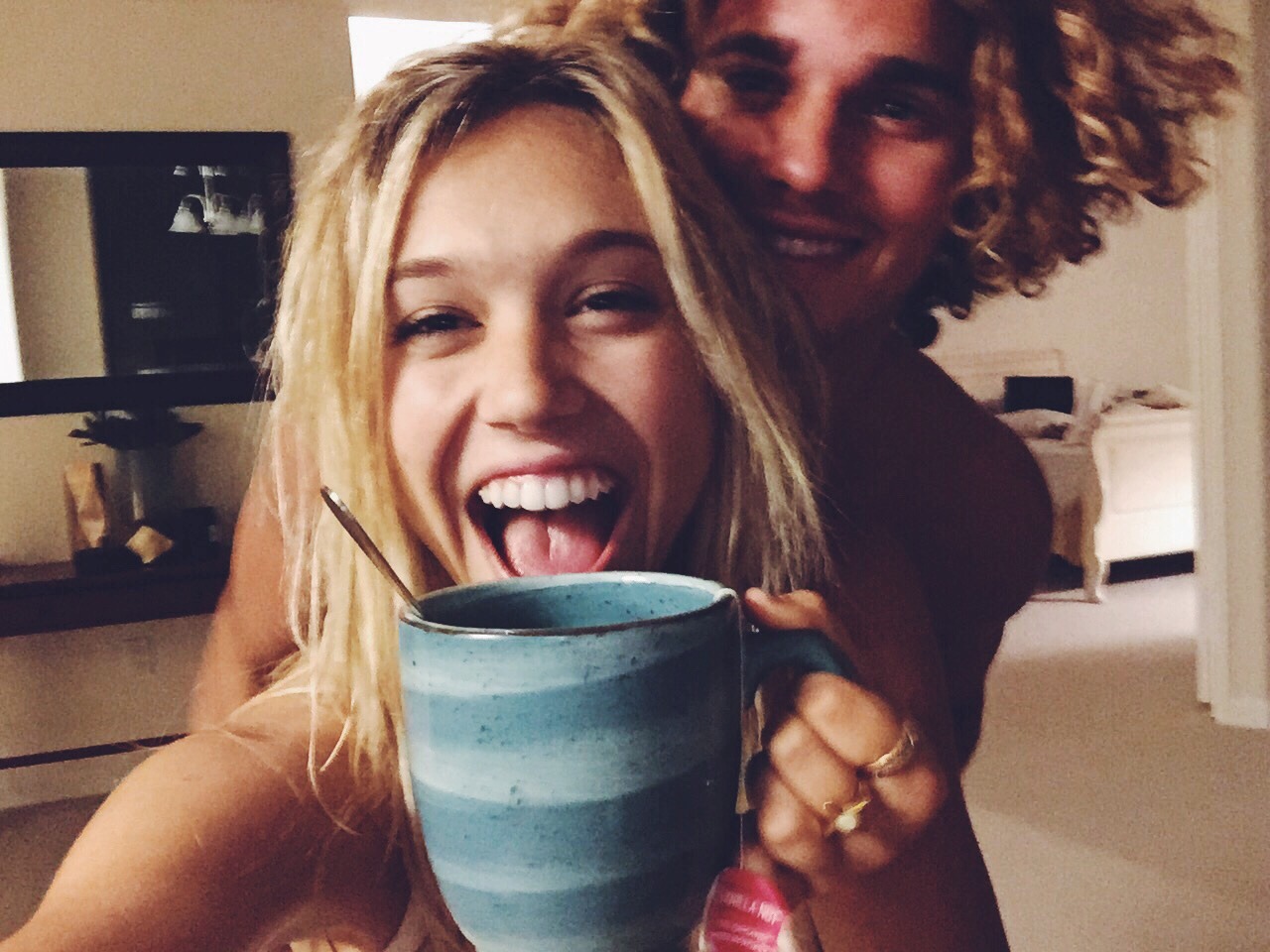alexisreneg:  Sun day fun day 👅⚡️  alexisreneg