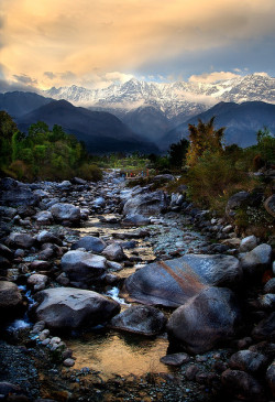 theencompassingworld:  travelingcolors:  On the Way to Dharamsala | India (by Michael Foley Photography)   The World Around Us