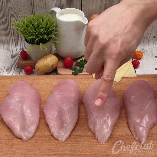 favoritelatina:  pettycentral:    When he poured that bechamel sauce 