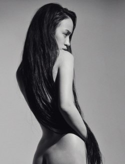 le-voleur-de-beaute:  Model: Chana Nguen