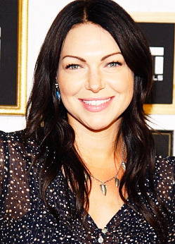 missdontcare-x:  Laura Prepon is literally flawless with any hair colour. 
