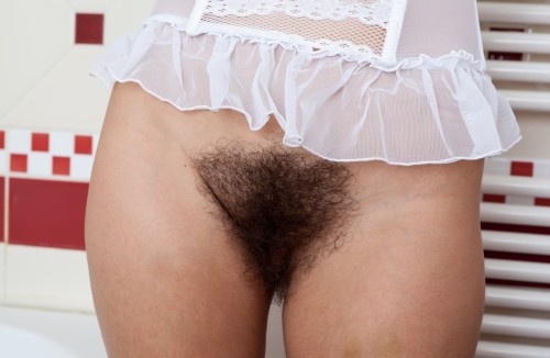 alwayshairy:  More hairy girls on http://alwayshairy.tumblr.com/ 