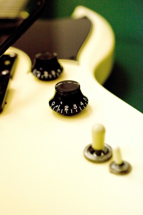...........GUITAR:LUST............