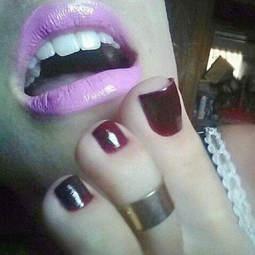 ifeetfetish:  Follow me @fehsk8feet #footfetishgroup #mytoes #footgoddess #suicidegirl #footworship 