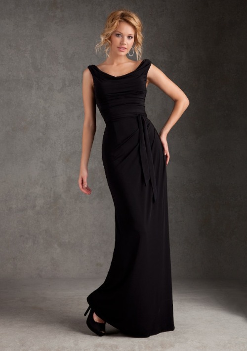 Sleeveless Scoop Neck Black Chiffon Slim Long Bridesmaid Dress