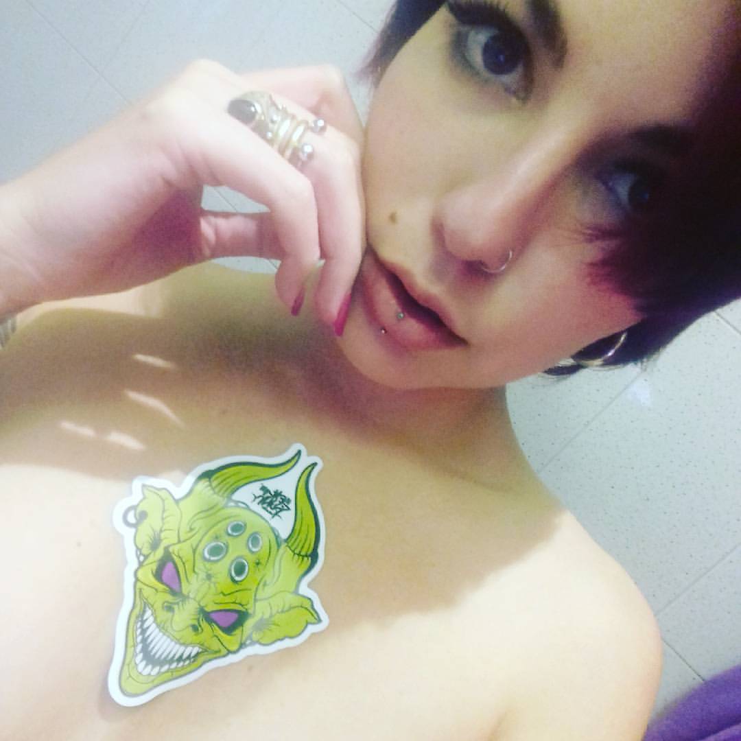 redsnow-666:  Follow @fatpunkstudio 💚👿