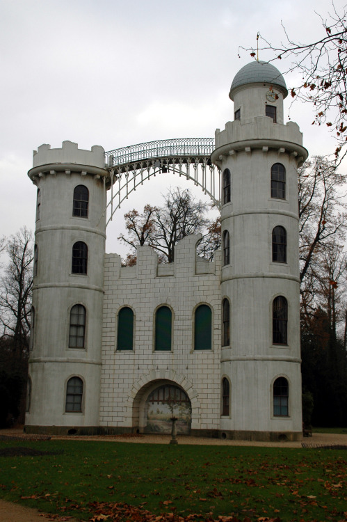 thatswhywelovegermany:Castle on Peacock Island (Pfaueninsel), BerlinThe first activities of the Bran