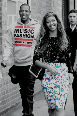 throneofbeyonce:  JAYONCÉ - Out in London. 