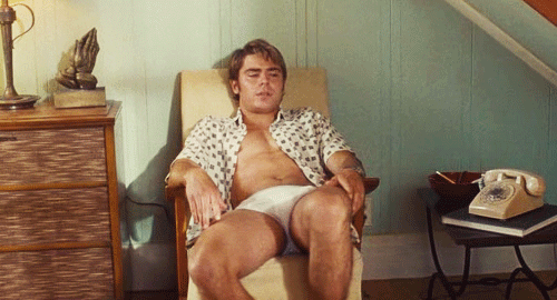 alekzmx:  savemyfuckinglife:  + ZAC shirtless moments ;)  Happy Birthday to our babe 