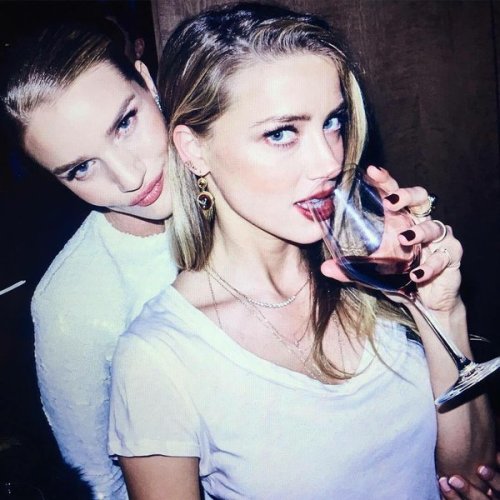 prettymissy4u:  Rosie Huntington Whiteley & Amber Heard. ♥  OMG Rosie & Amber. That’s like serious girl crush heaven. ♥ 