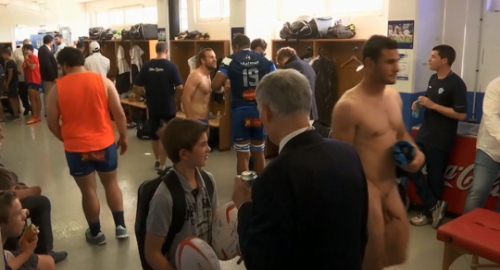 notdbd:  Castres Olympique rugby union team in their postgame locker room (unidentified naked player headed to the showers). Jouer nu dans le vestiaire de Castres Olympique rugby. 