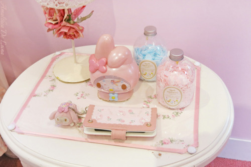 amaltheadeluna:Items for purchase the at the cute My Melody shop, Puroland!