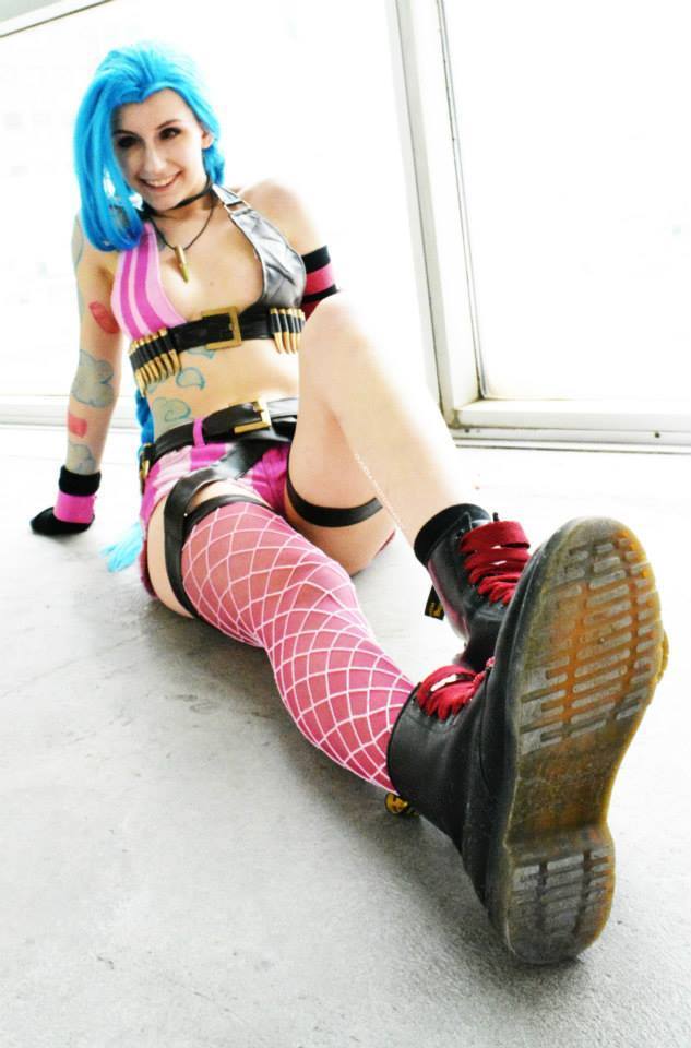 agentofcosplay:  Jinx cosplay by Purblind Cosplay Photos by Joe Huang, Zandragon