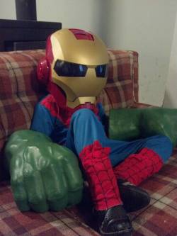 theamericankid:  Decisions can be difficult   The IronHulkSpider