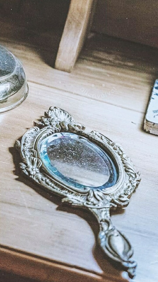 Red Velvet Lockscreen "Queens Mystic General Store"