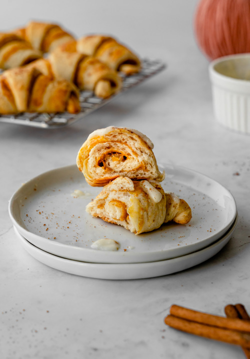 fullcravings:  Pumpkin Cream Cheese Crescent