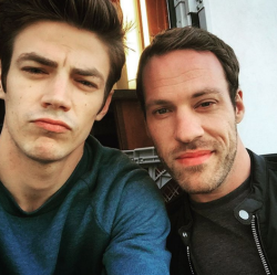 grantgustinarmy:  Arrowing with my boy Falk. #CrossoverSeason