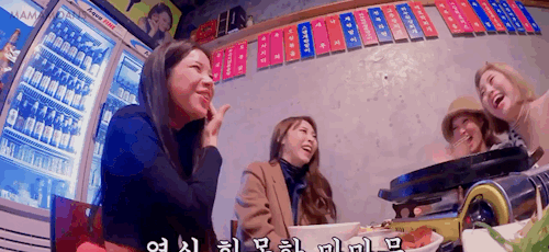 mamamoans:“shut up”