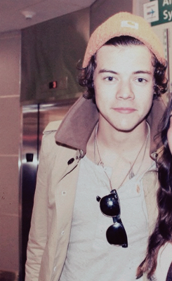 one-harrystyles:  Harry today [01.06] x 