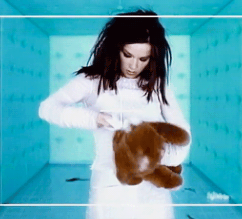 ludvigovzec:  Bjork-Violently Happy music video by Jean Baptiste Mondino 
