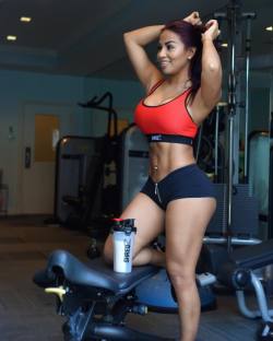 dollycastro:  Determined thanks to @Shredz .  In order to really achieve your fitness goals it’s going to require a lot of dedication. Results don’t happen over night so don’t beat yourself up just keep pushing harder each day. Be consistent with