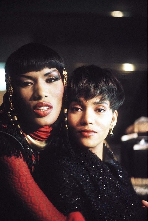 pigmentmagazine:grace jones and halle berry on the set of boomerang, 1992