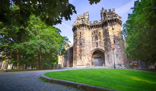 (via Gatehouse to Lancaster Castle, UK. Used as a prison from 1196 until 2011 : ArchitecturePorn)