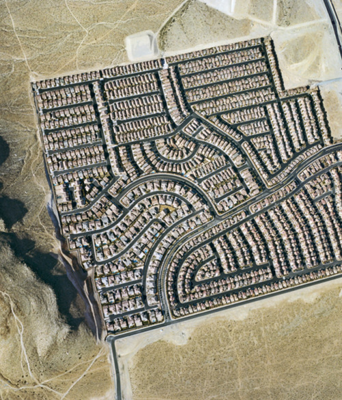 staceythinx: Scenes of suburban sprawl from photographer Cristoph Gielen’s new book Cipher. Ab